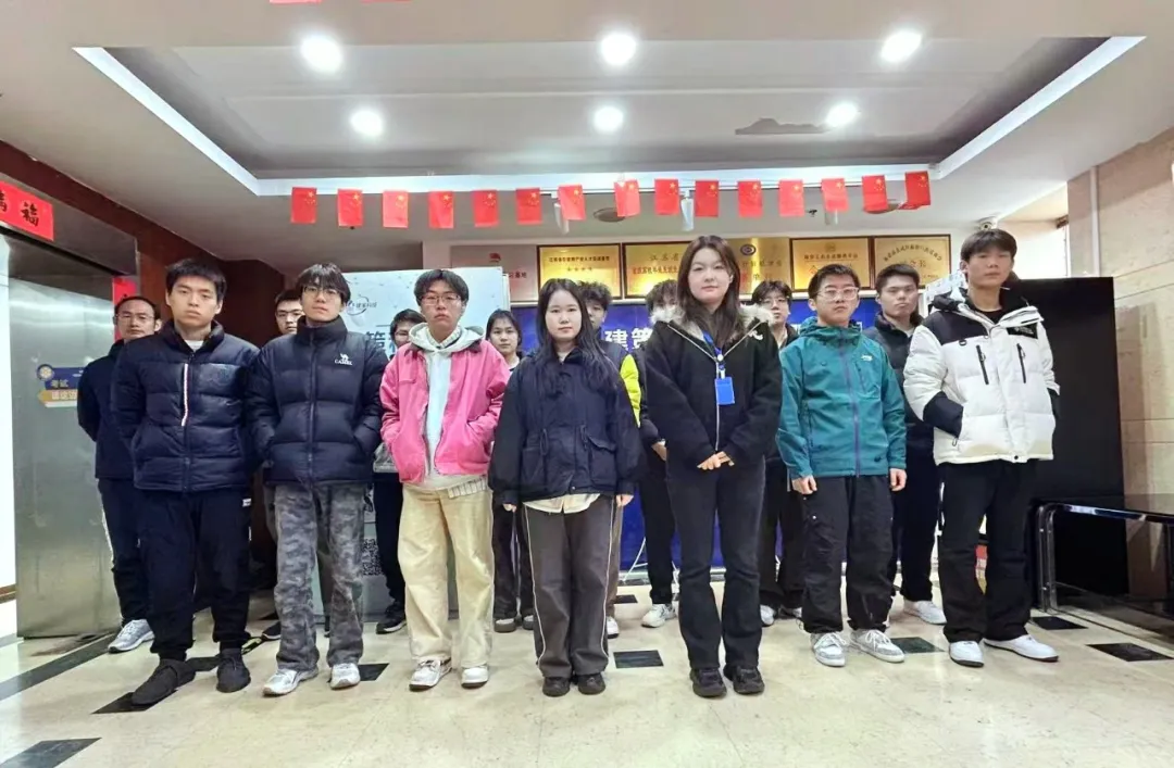 叮！結(jié)班成功！這張合照，是我們努力的最好